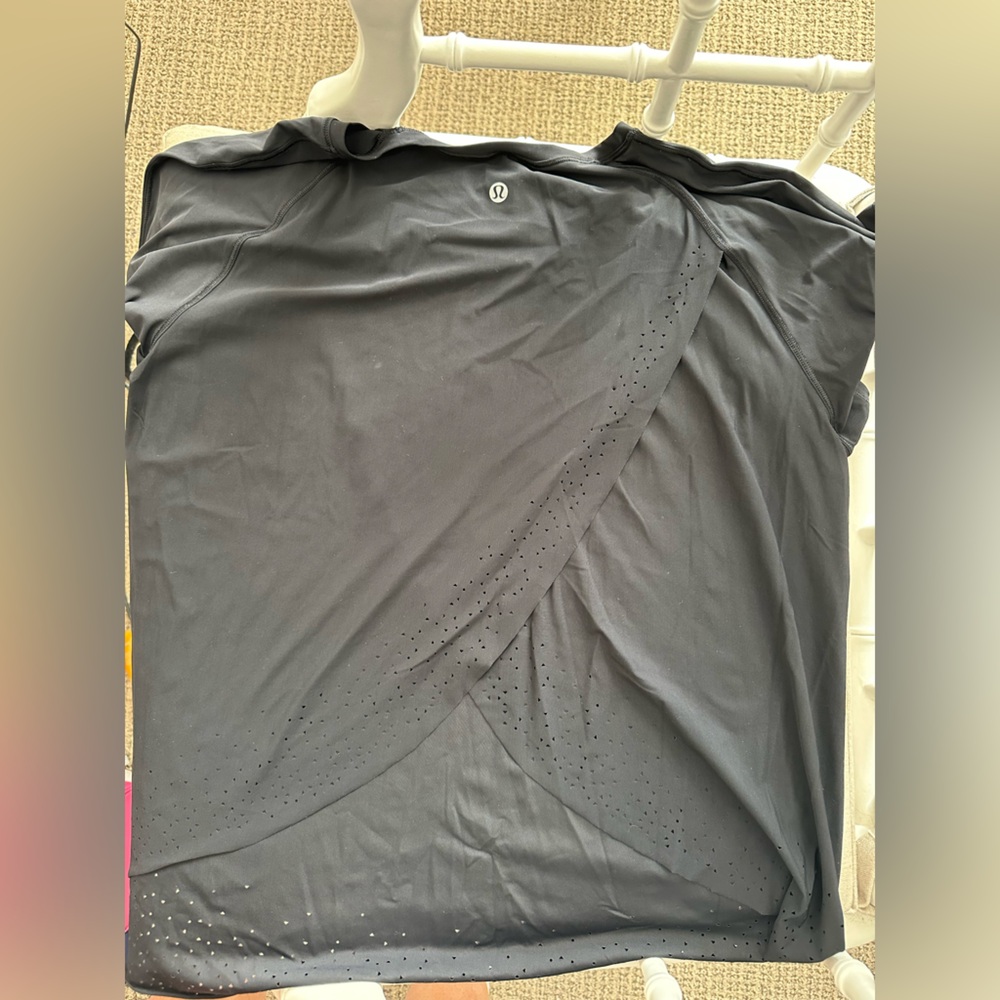 Lululemon Black Quick Pace Crossover Short Sleeve Size 10